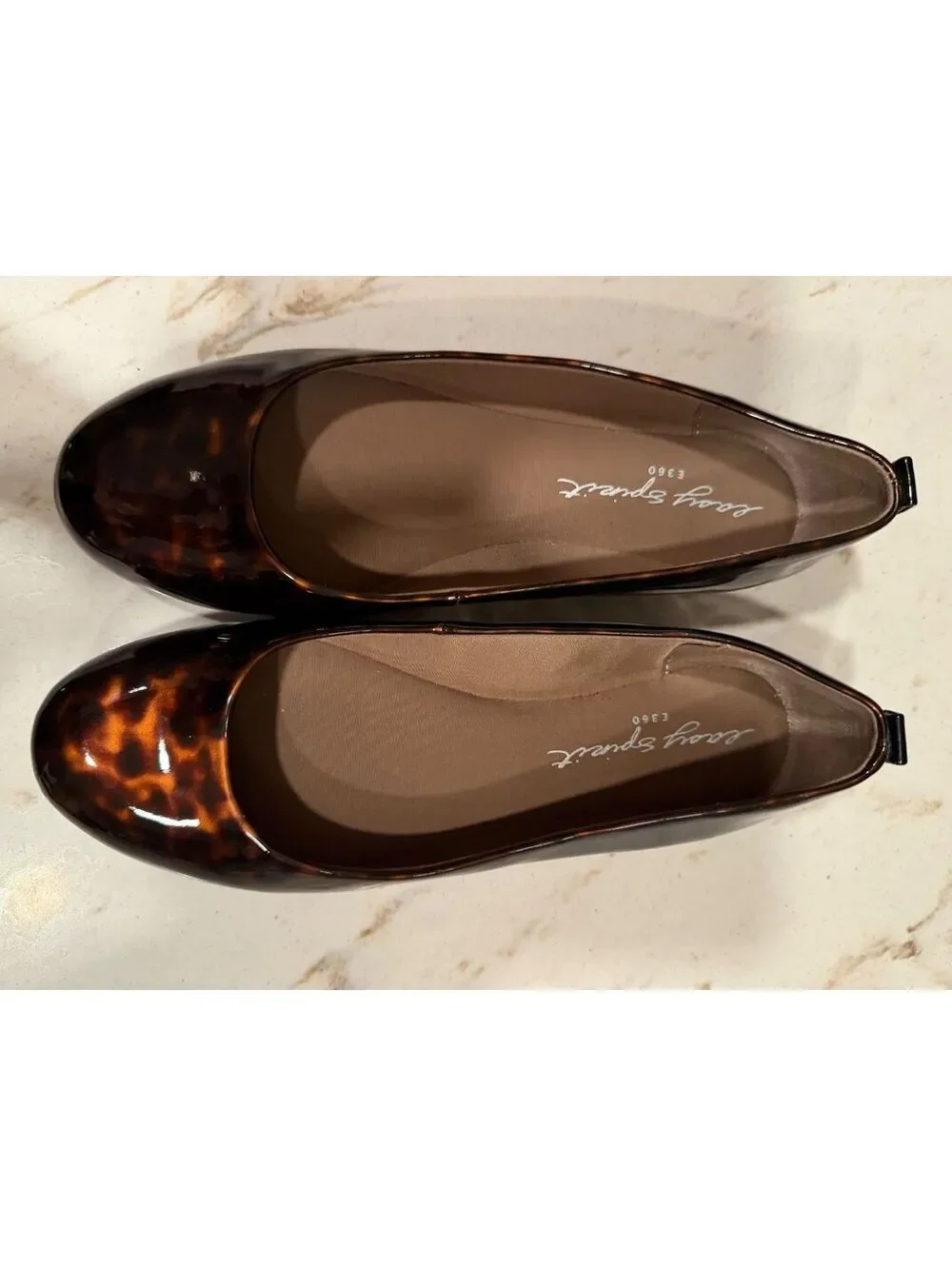 Easy Spirit Women's Tortoiseshell Patent Round Toe Ballet Flats Sz. 7.5
